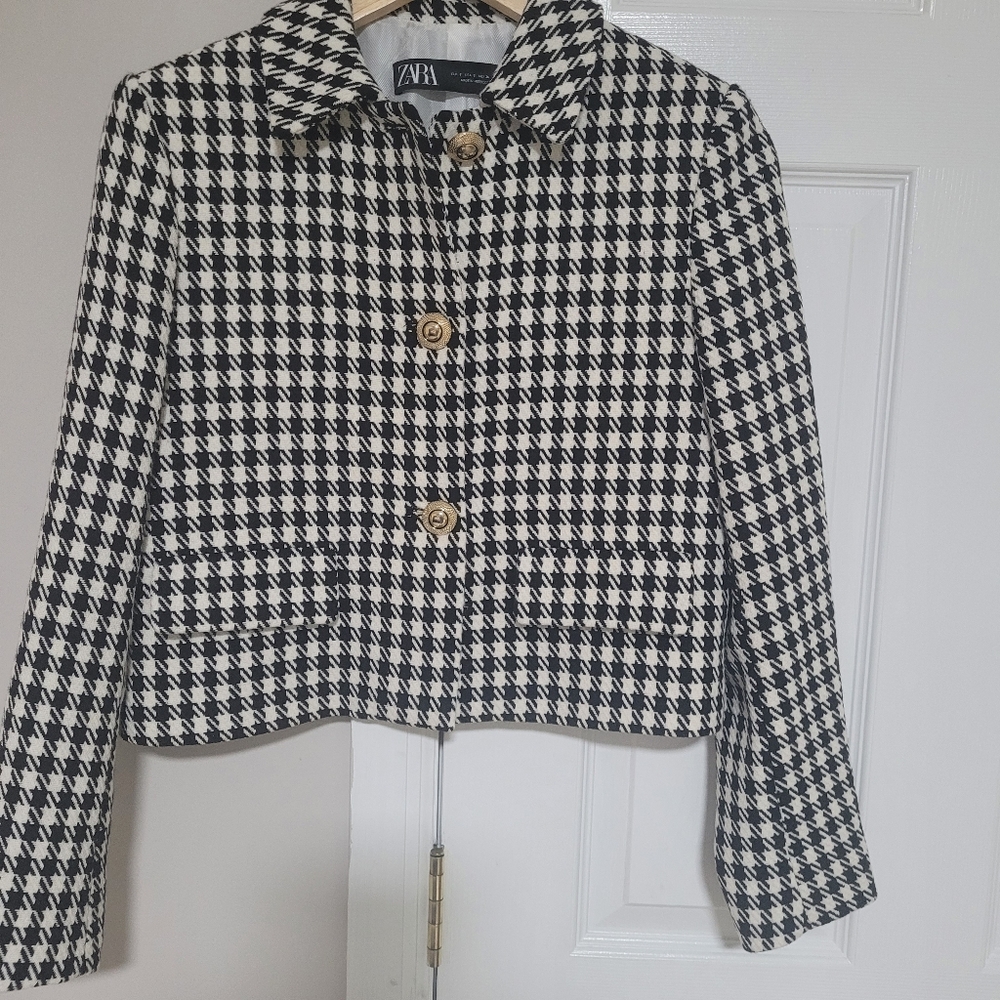 Zara blazer size S short